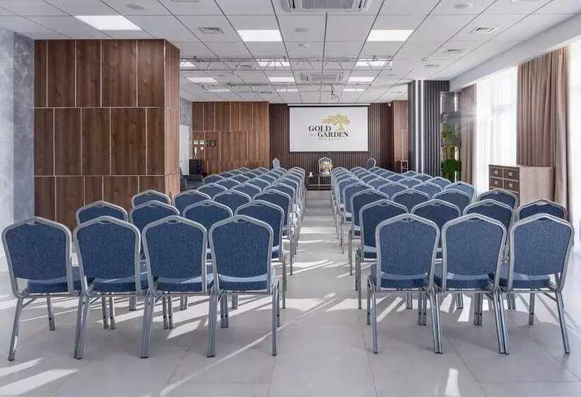 ホテル Gold Inn Garden