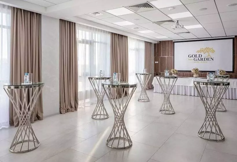 ホテル Gold Inn Garden