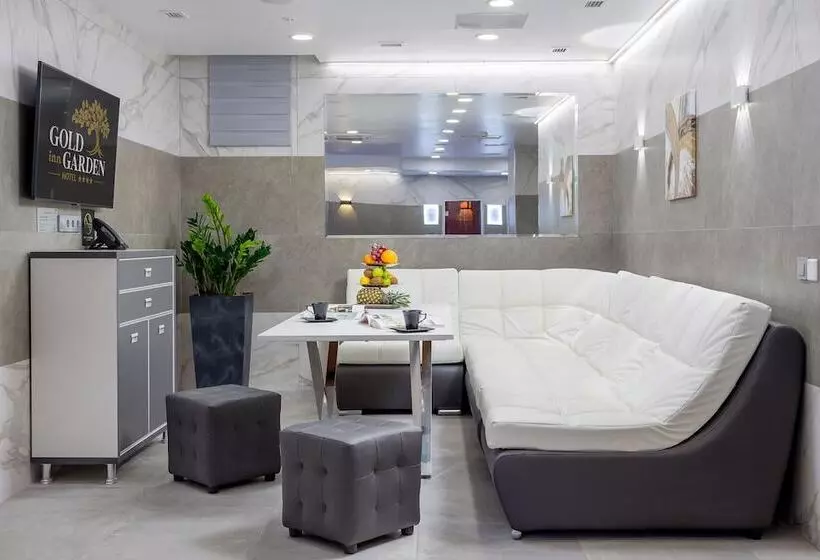 ホテル Gold Inn Garden