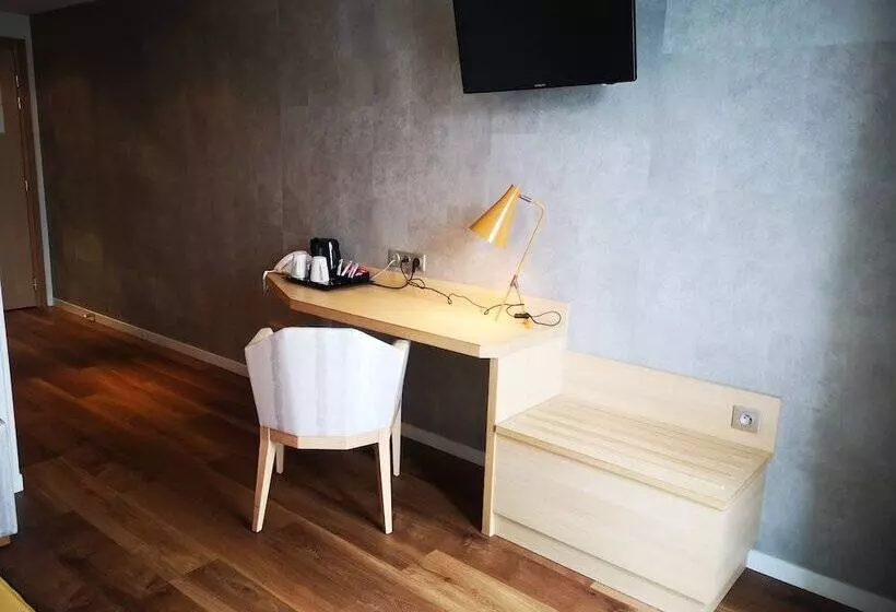 Les Suites   Konine 4   Hotel & Bar & Restaurant