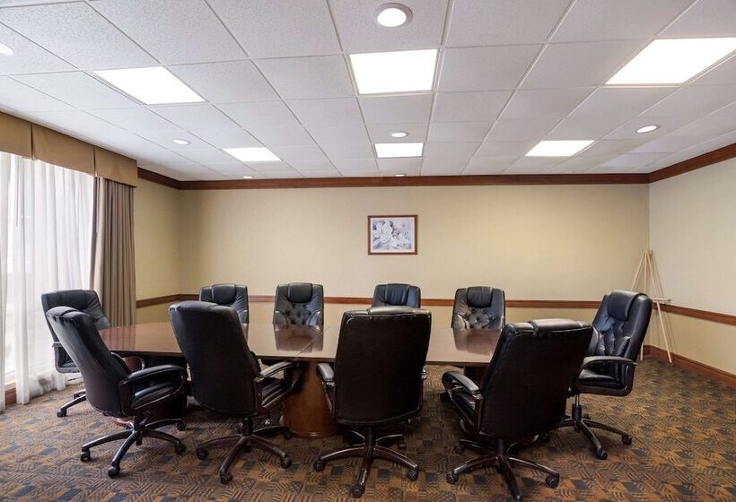 فندق Quality Inn