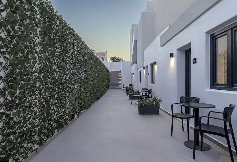 Onyx Hotel & Suites