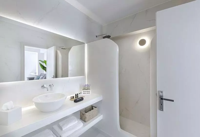 Onyx Hotel & Suites
