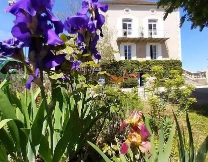 Majatalo Le Clos De La Salamandre