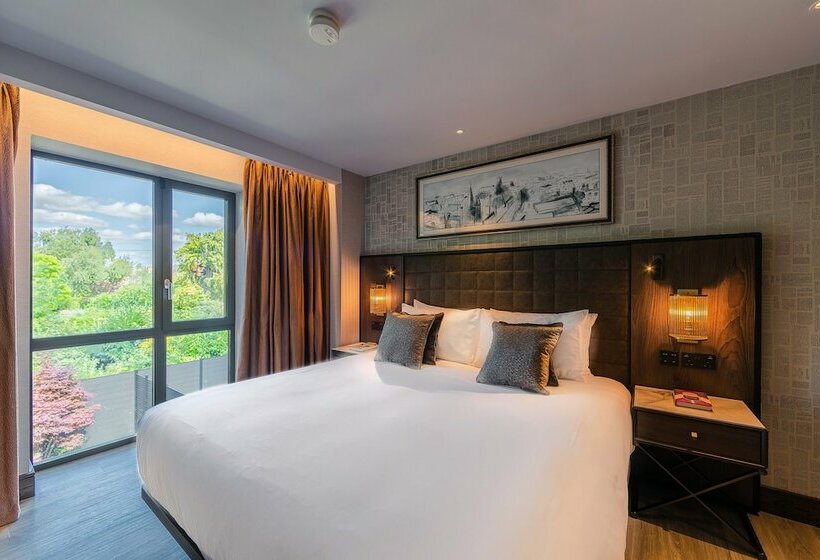 פנסיון The Fellows House Mews