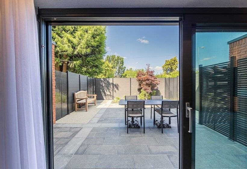 פנסיון The Fellows House Mews