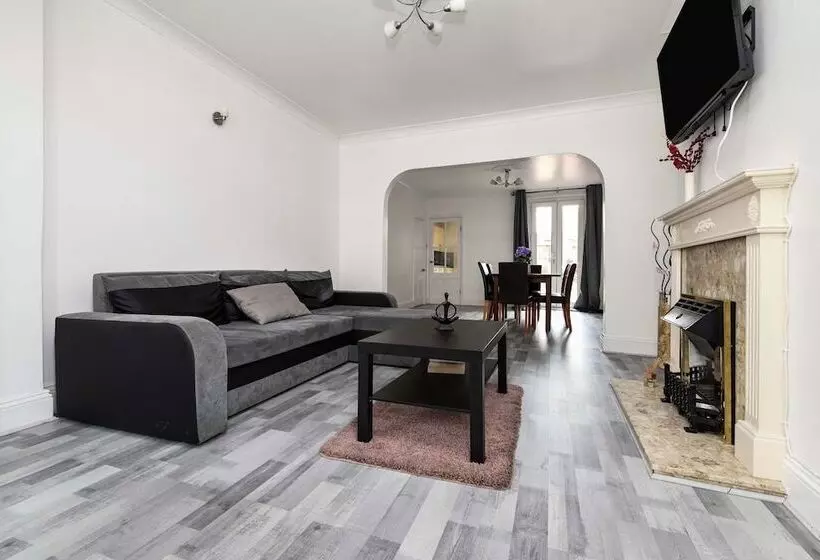 Residenssi 4br 10guests Parking Garden