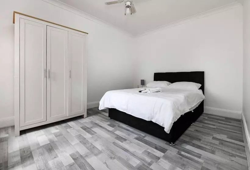 Residenssi 4br 10guests Parking Garden