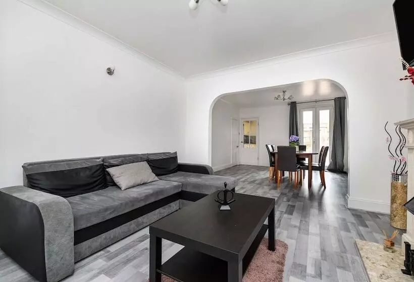 Residenssi 4br 10guests Parking Garden