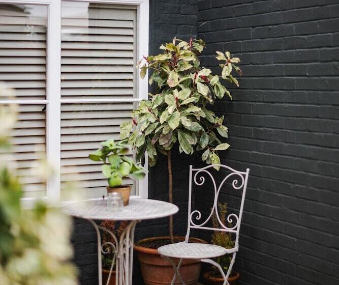 客栈  Hare & Hounds Newbury