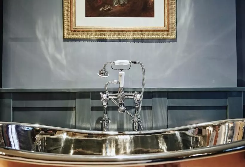 Hostelli Hare & Hounds Newbury