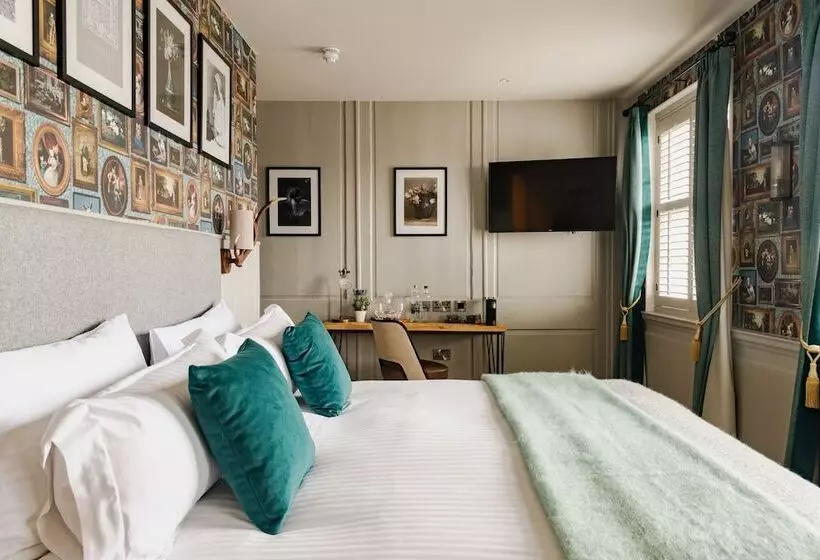 Hostelli Hare & Hounds Newbury