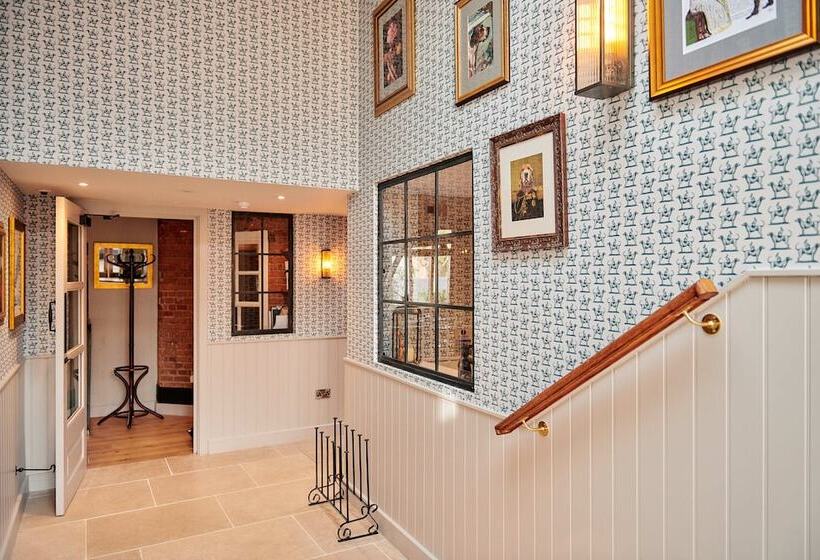 客栈  Hare & Hounds Newbury