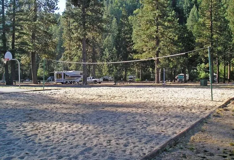 ホテル Yosemite Lakes Rv Resort
