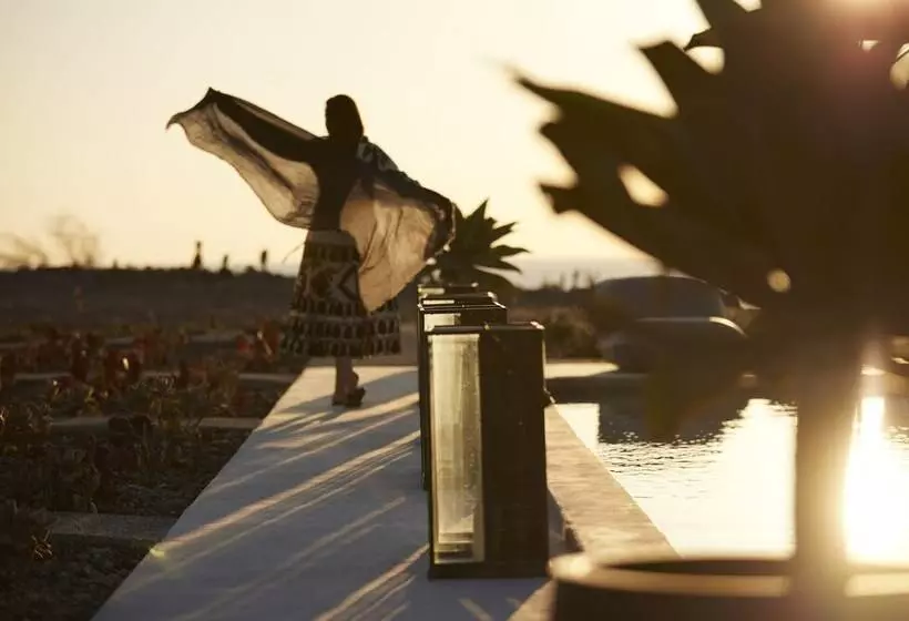 هتل Absolute Paradise Santorini  Adults Only