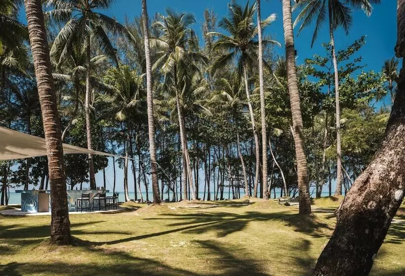 ホテル Avani+ Khao Lak Resort