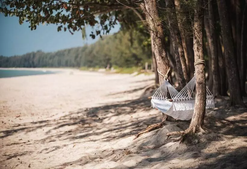 ホテル Avani+ Khao Lak Resort