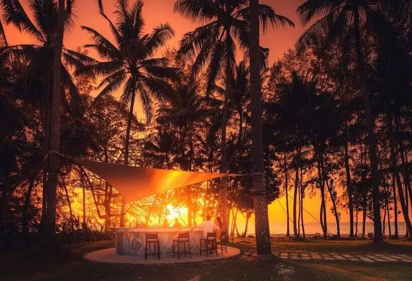 ホテル Avani+ Khao Lak Resort