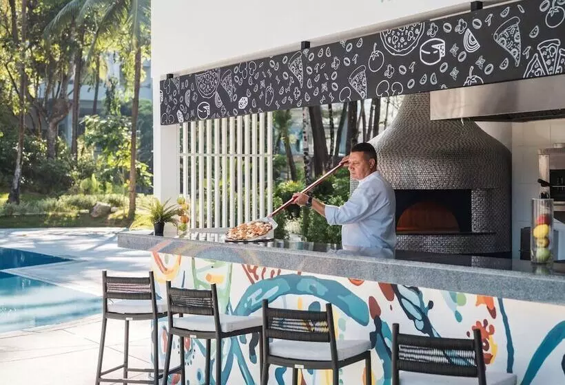 ホテル Avani+ Khao Lak Resort