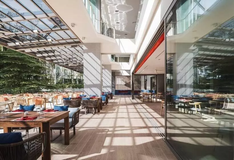 ホテル Avani+ Khao Lak Resort