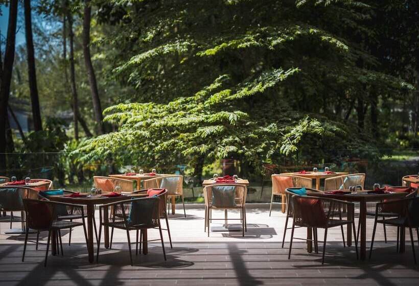 酒店 Avani+ Khao Lak Resort