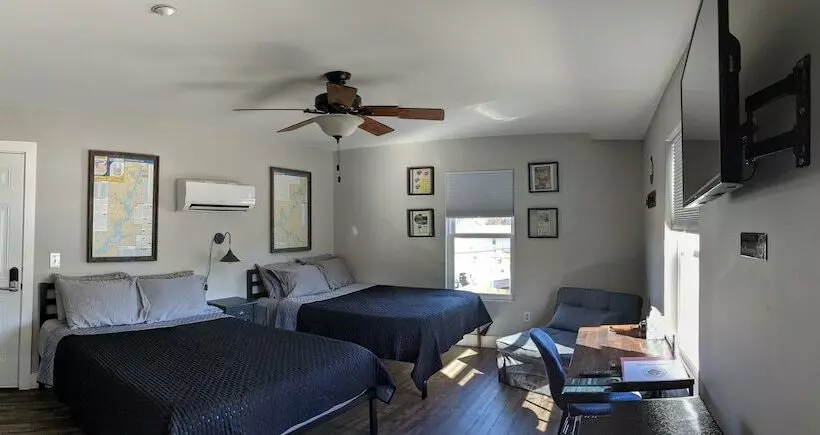 Hotelli Talkin Tackle Outfitter And Lodge