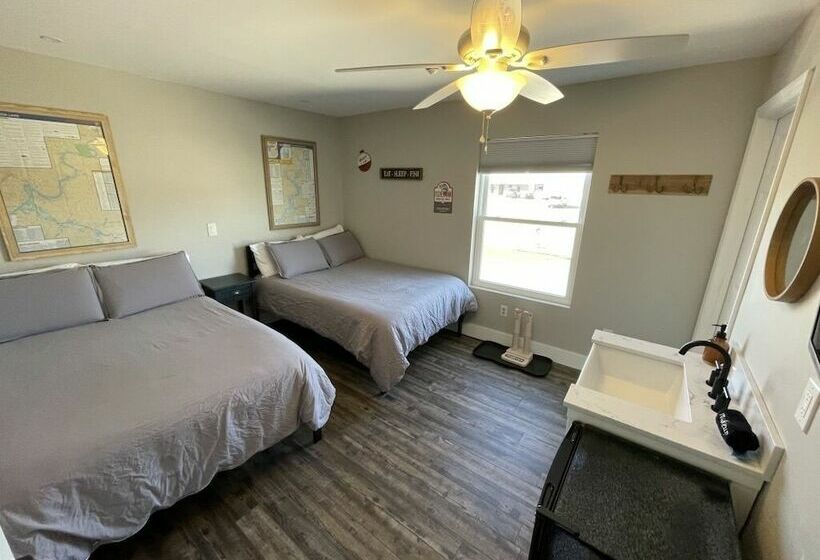 Otel Talkin Tackle Outfitter And Lodge