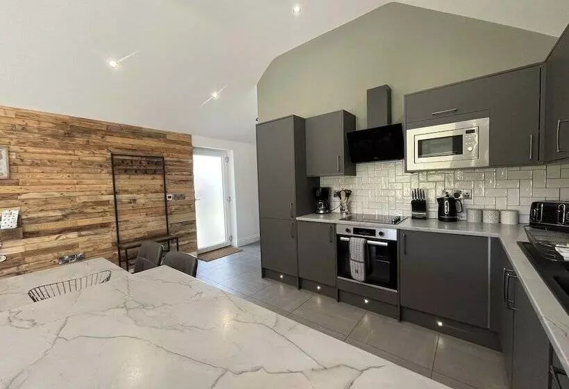Oak Cottage