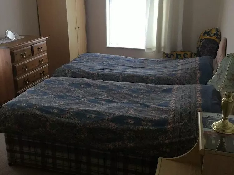 اقامتگاه 3bed House In Portland For Up To 6 People