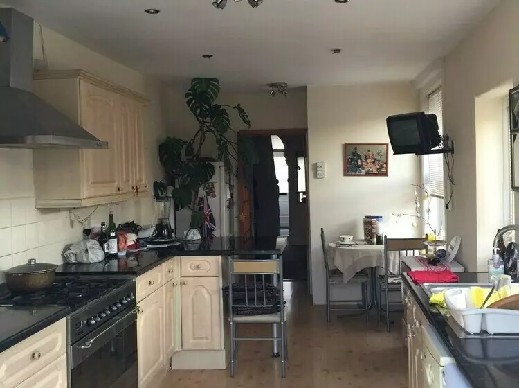 اقامتگاه 3bed House In Portland For Up To 6 People