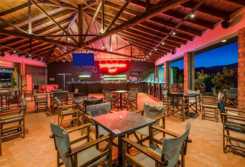 酒店 Aeolian Village Beach Resort