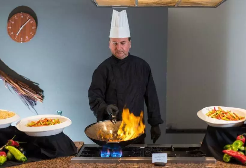 هتل Aeolian Village Beach Resort