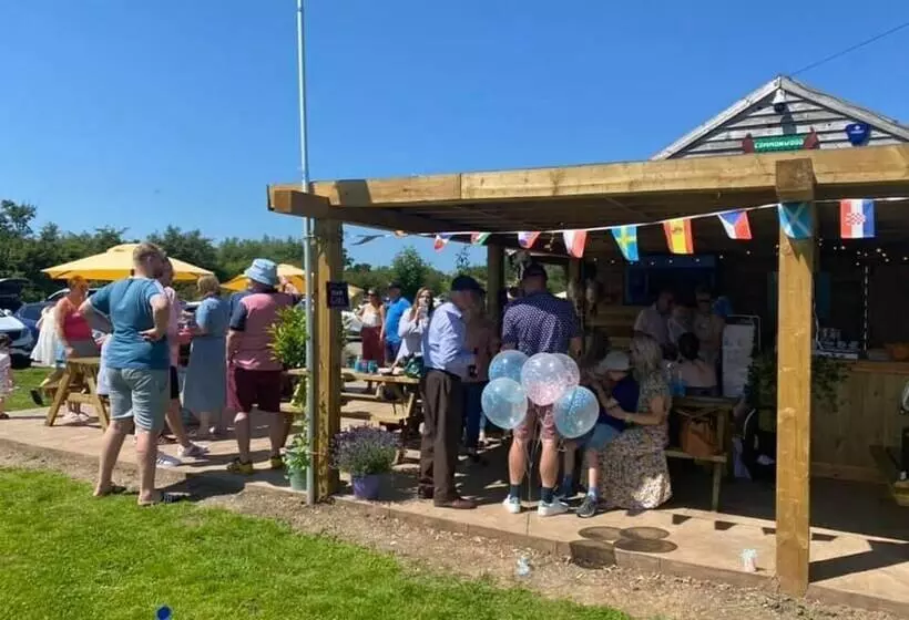 Hotelli Arcadia Safari Tent In Private 5 Acre Field