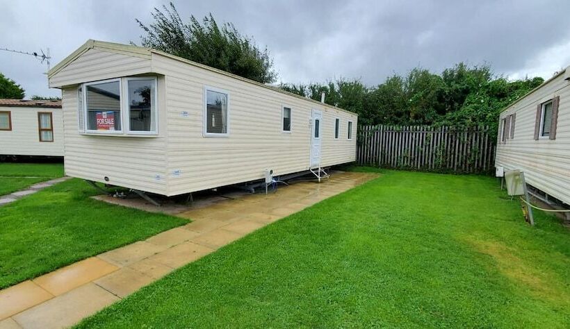 ホテル Family Friendly 2 Bed Caravan In Rhyl, North Wales