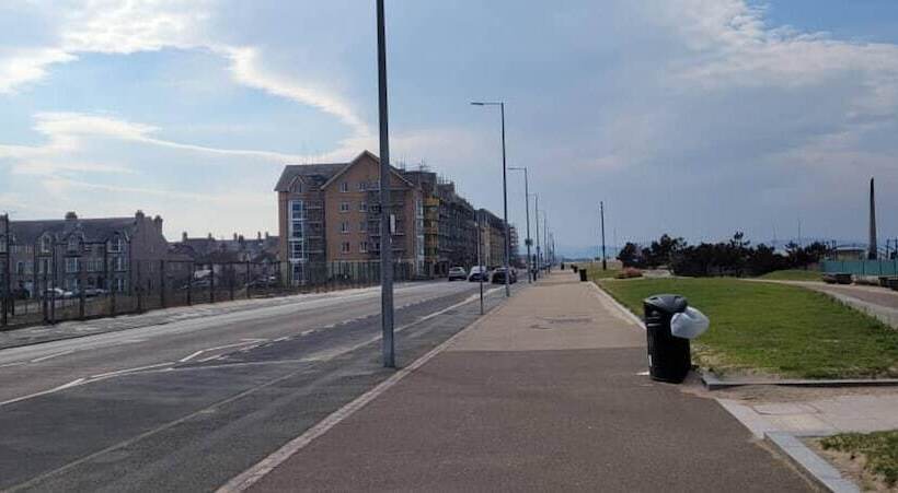 ホテル Family Friendly 2 Bed Caravan In Rhyl, North Wales