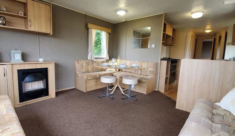 ホテル Family Friendly 2 Bed Caravan In Rhyl, North Wales