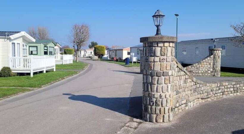 ホテル Family Friendly 2 Bed Caravan In Rhyl, North Wales