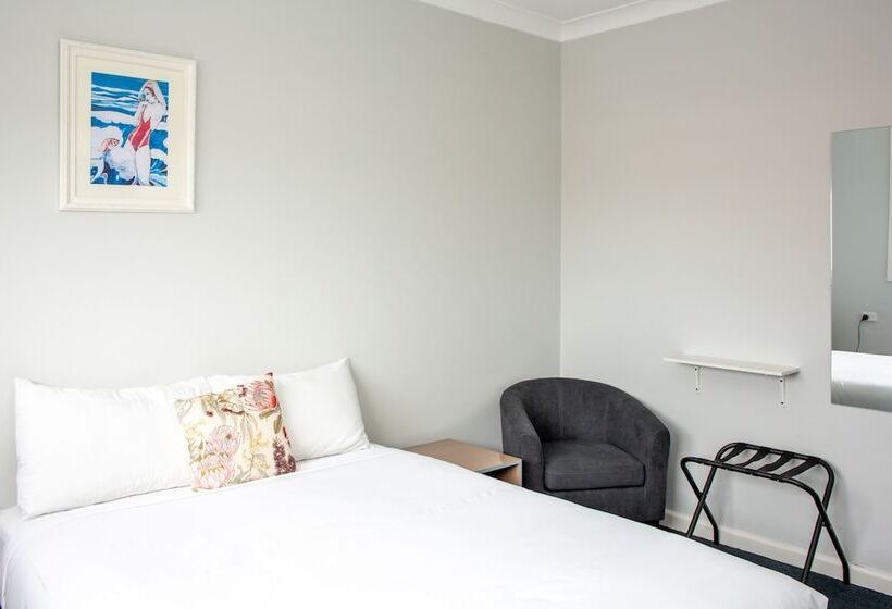 בית מלון כפרי Five Island