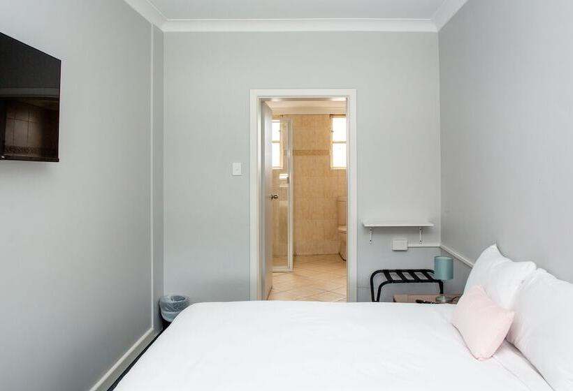 בית מלון כפרי Five Island