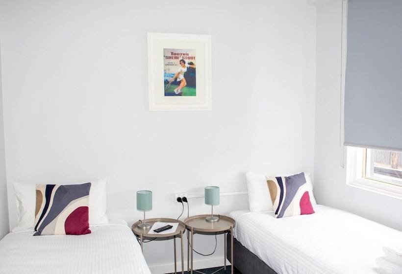 בית מלון כפרי Five Island