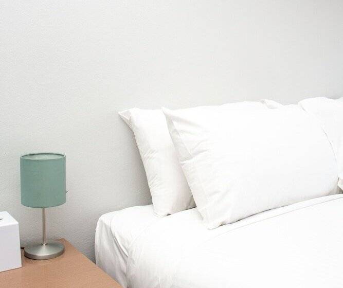 בית מלון כפרי Five Island