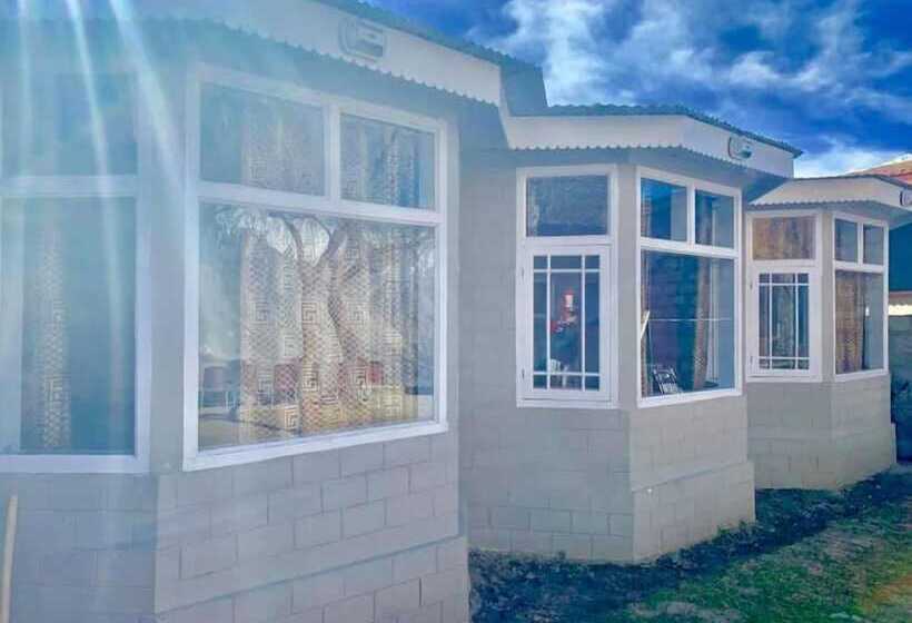 هتل Hunza Huts Duikar Altit