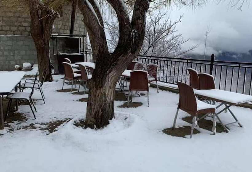 هتل Hunza Huts Duikar Altit