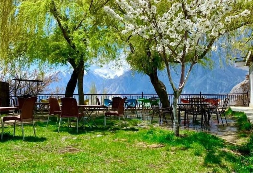 هتل Hunza Huts Duikar Altit