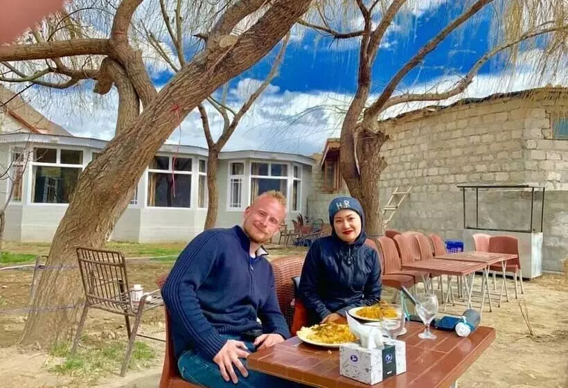 هتل Hunza Huts Duikar Altit