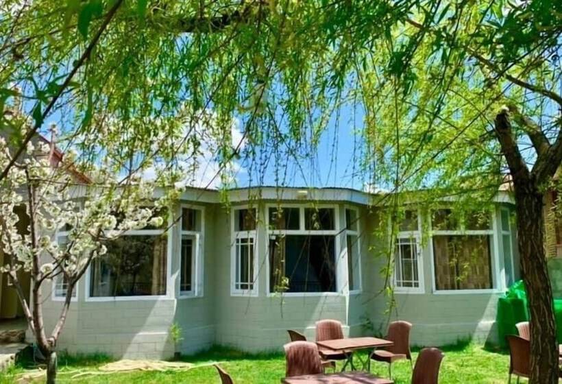 هتل Hunza Huts Duikar Altit