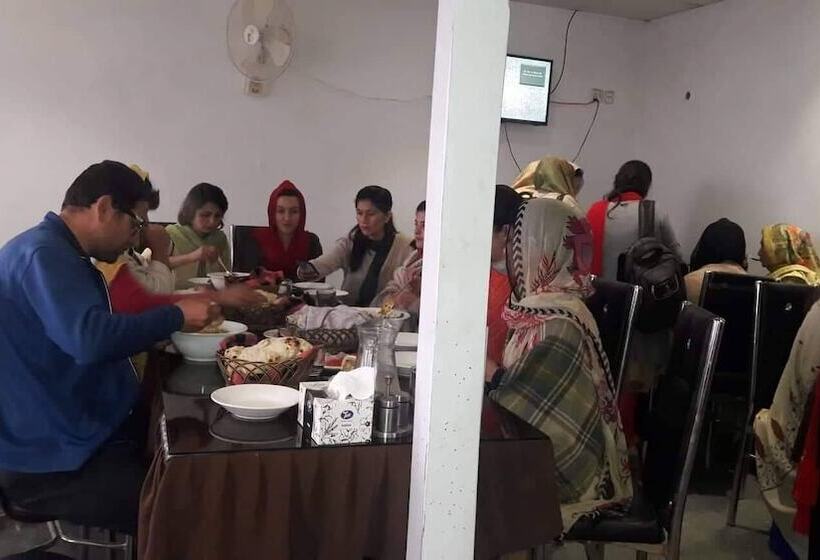 هتل Hunza Huts Duikar Altit