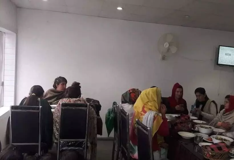 هتل Hunza Huts Duikar Altit