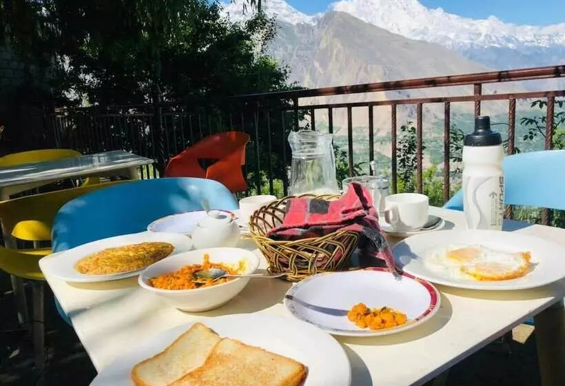 هتل Hunza Huts Duikar Altit