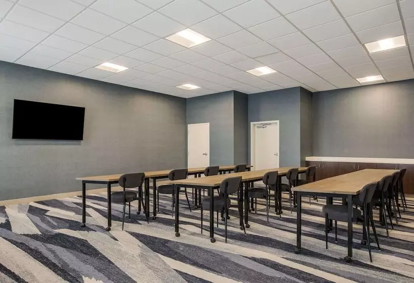 Hotelli Mainstay Suites Gaylord